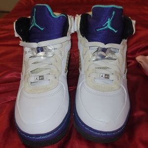 Jordan retro 5 Grape